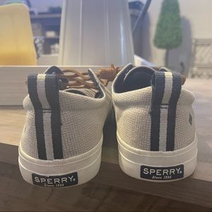 Womens Sperry shoes size 8.5